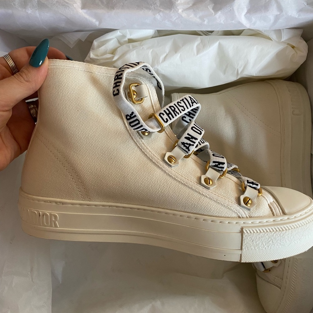 Walk’N’Dior mid rise milk & milk size 36 womens